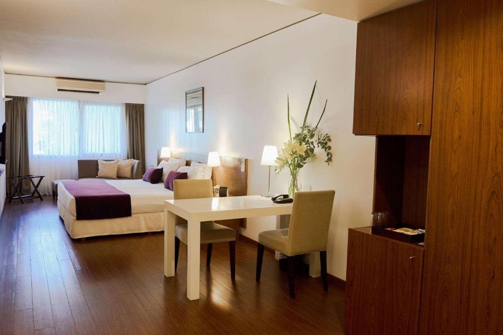 Guest room at Dazzler by Wyndham Buenos Aires Maipu in downtown Buenos Aires