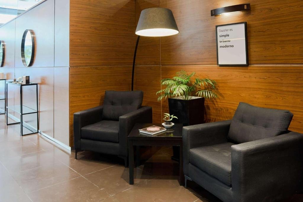 Dining and breakfast area at Dazzler by Wyndham Buenos Aires Maipu in Buenos Aires