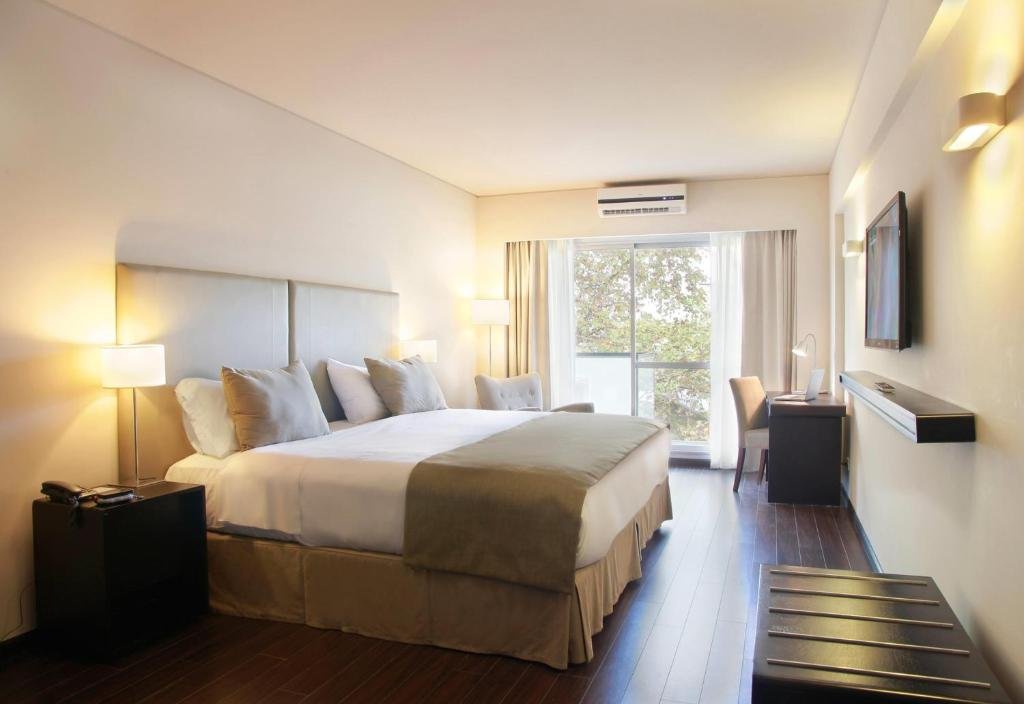 Modern guest room at Dazzler by Wyndham Buenos Aires Palermo