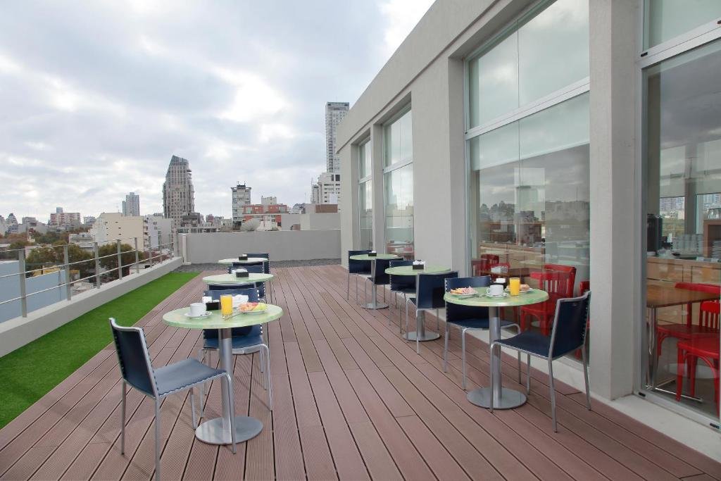 Breakfast room at Dazzler by Wyndham in Palermo Hollywood