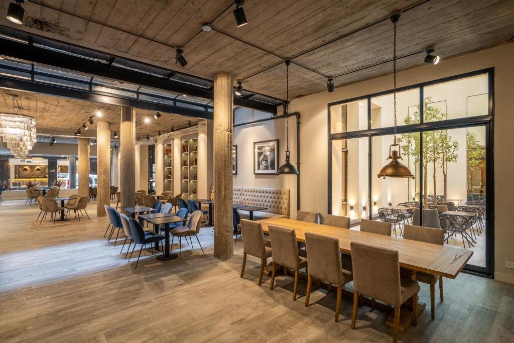 Views and spaces to enjoy at Efe Hotel & Cowork in Buenos Aires