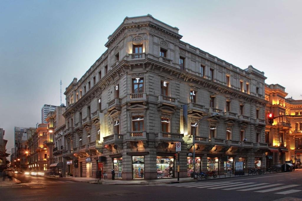 Hotel exterior and entrance of Esplendor by Wyndham Buenos Aires in Buenos Aires