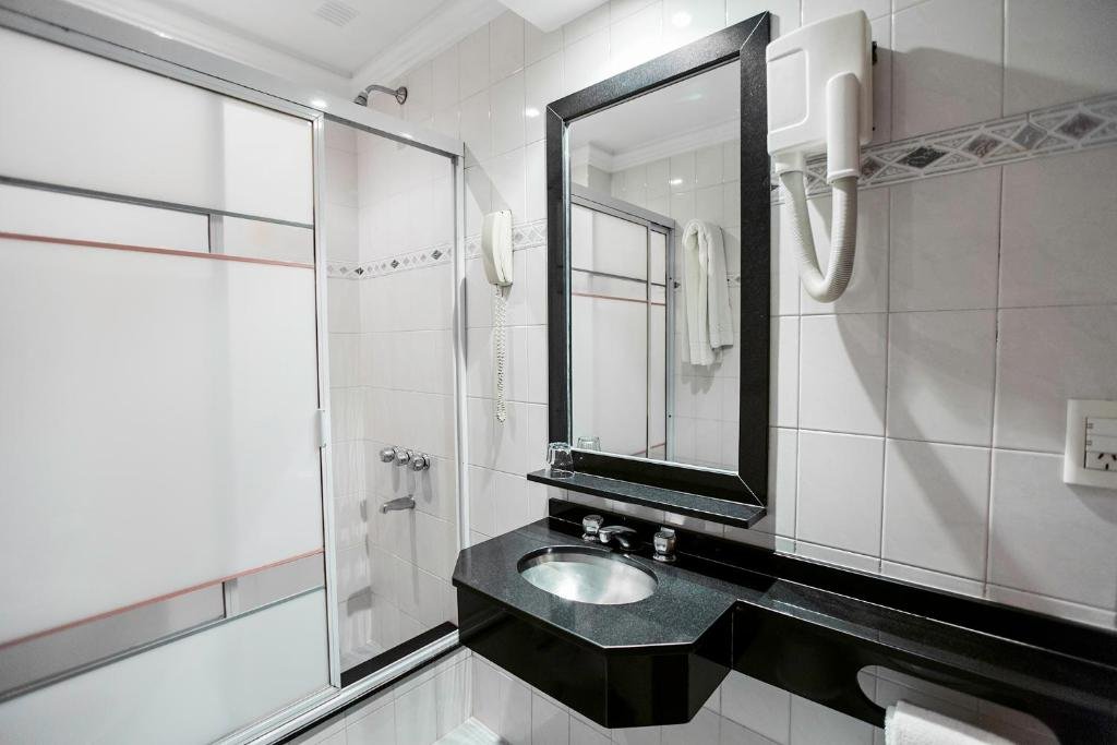 Hotel details and guest spaces at Gran Hotel Ailen