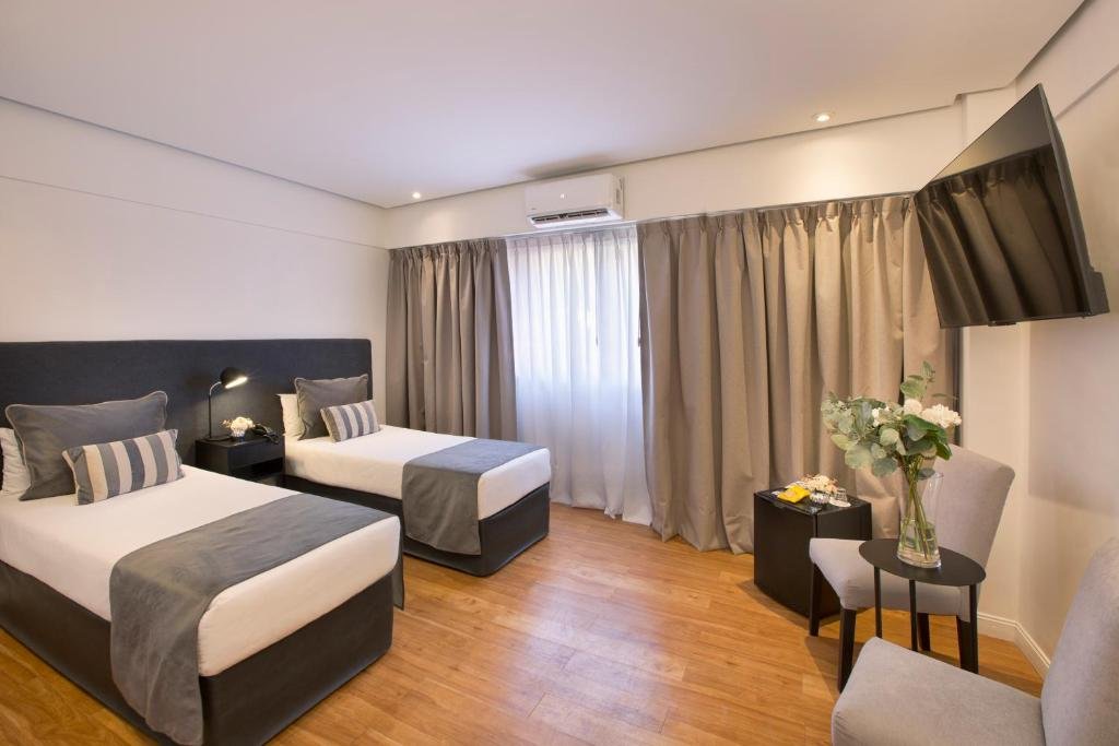Guest room at Hotel Waldorf