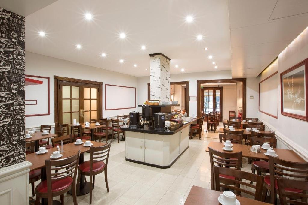 Rooms and facilities at Hotel Waldorf