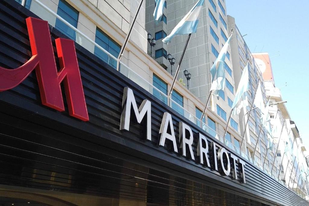 Außenansicht und Eingang des Marriott Buenos Aires Downtown in Buenos Aires