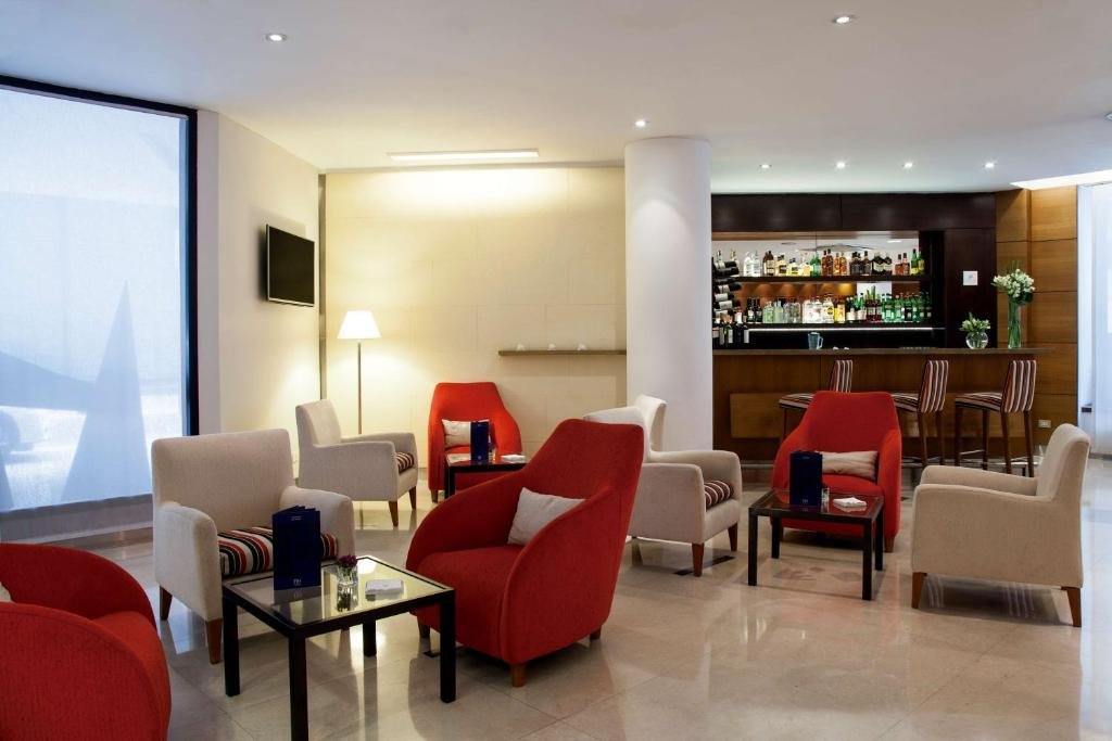 Hotel details and guest spaces at NH Buenos Aires Florida