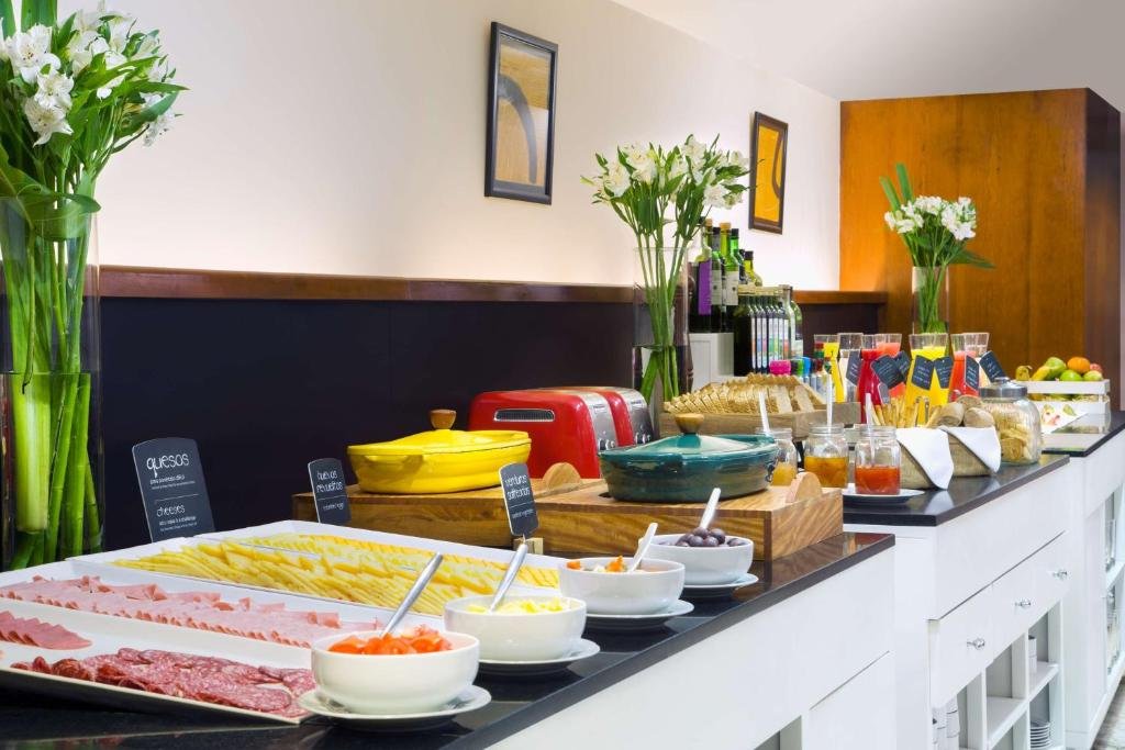 Dining and breakfast area at NH Buenos Aires Latino in Buenos Aires