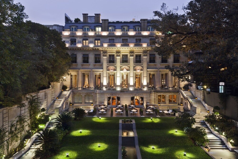Grand hotel with a symmetrical facade at Palacio Duhau
